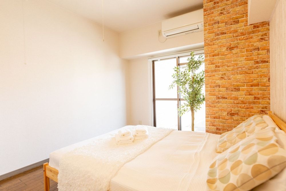 Shinsaibashi Midtown Apartments Apartment GD6 2