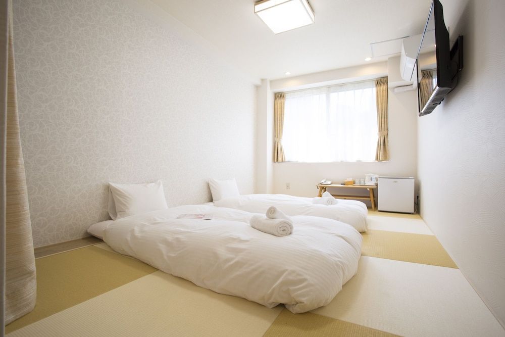 Dotonbori Shinsaibashi Hotel Japanese Style Room For 2 Guests with Extra Futon 9