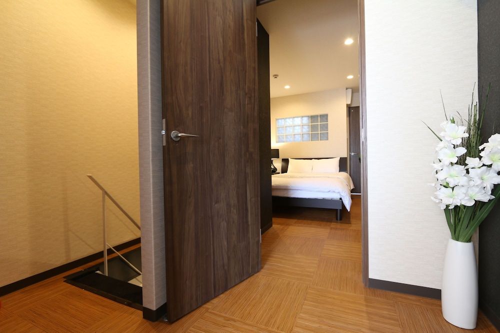 undefined Elizabeth Garden Kuromon 5