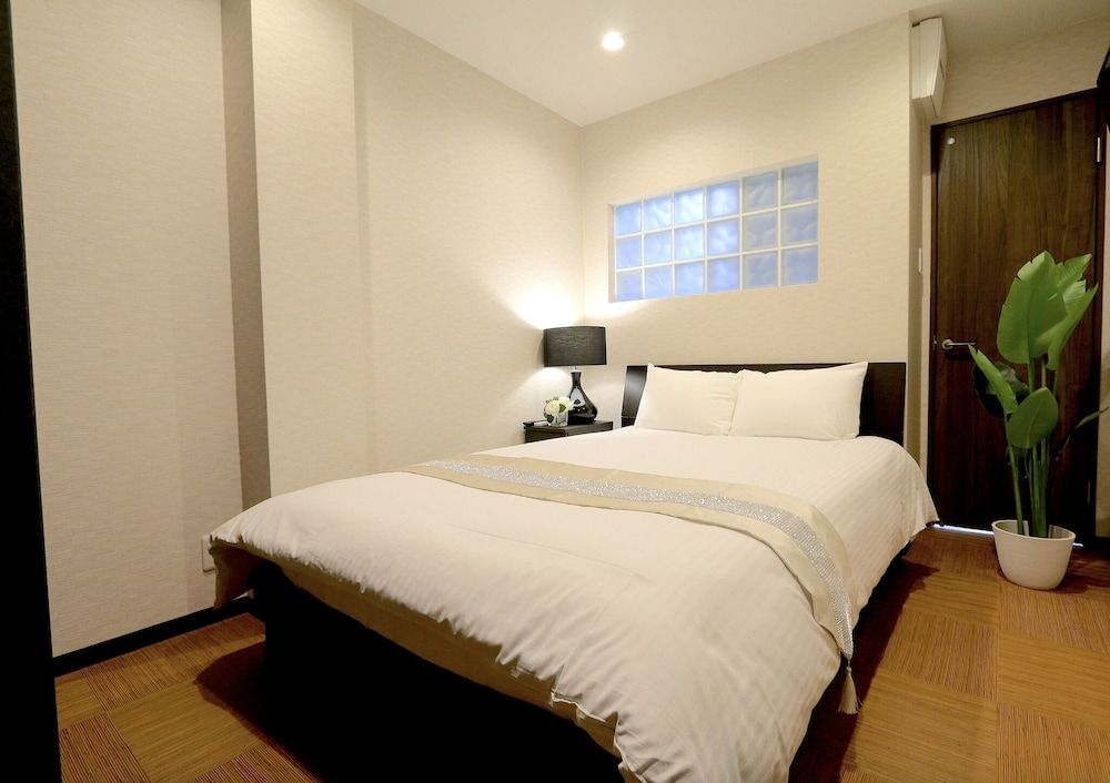 undefined Elizabeth Garden Kuromon 7