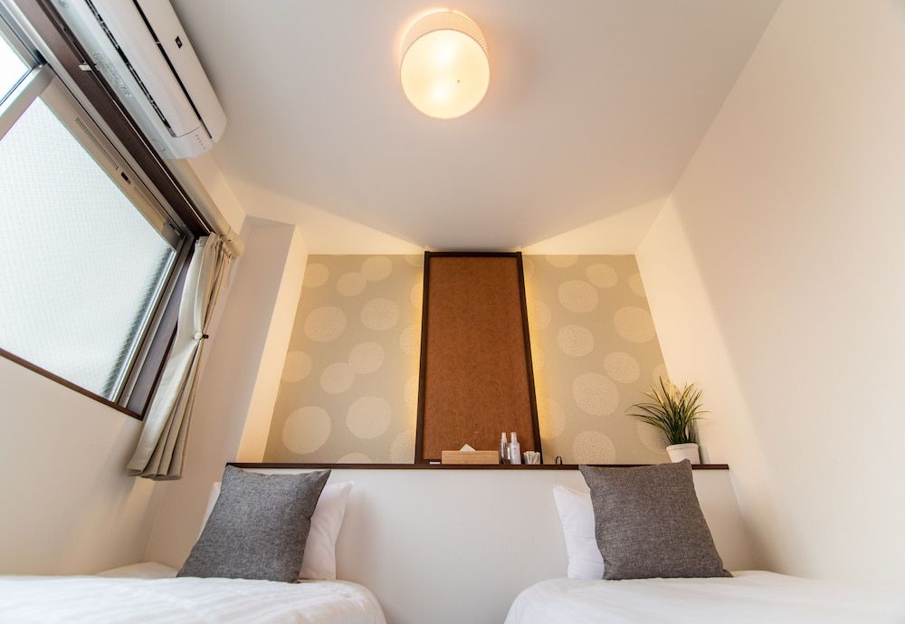 undefined Kujira 303 8