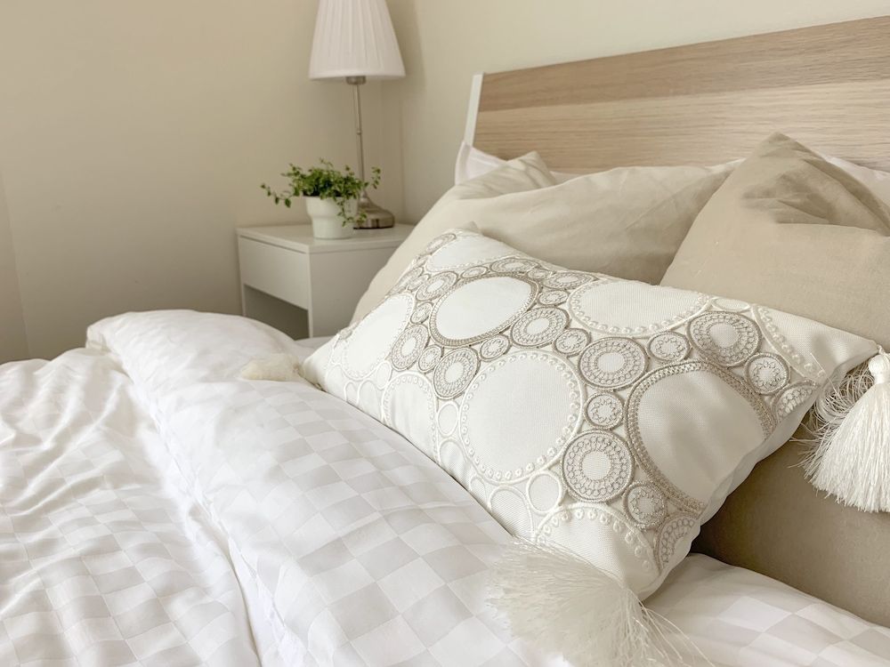 undefined Liaison House Universal Gateway 8