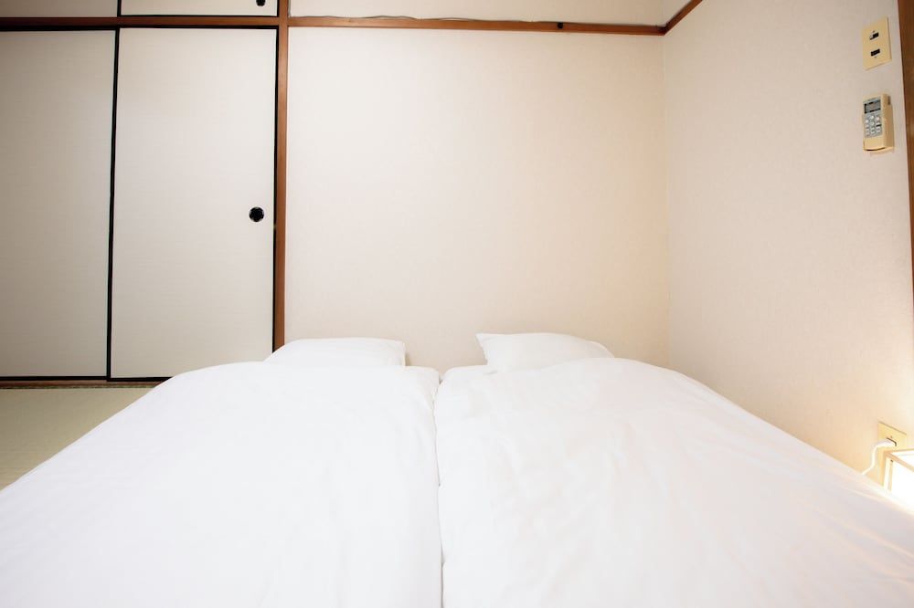 U-SHUKU Osaka Japanese-style Twin Room 3
