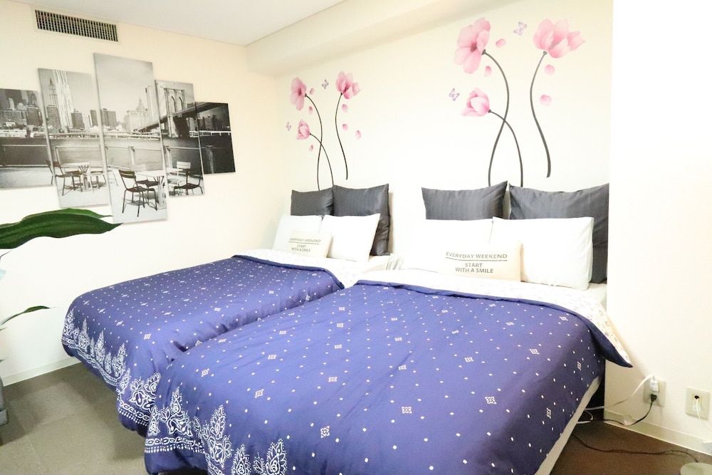 undefined CV House 3