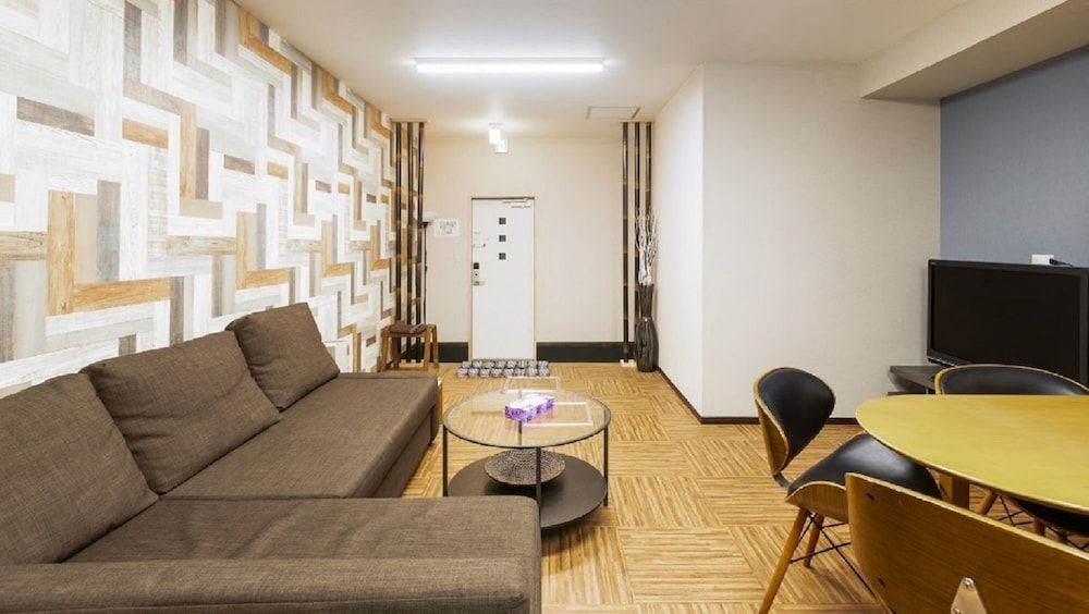 Senbonkita Terrace House House 17