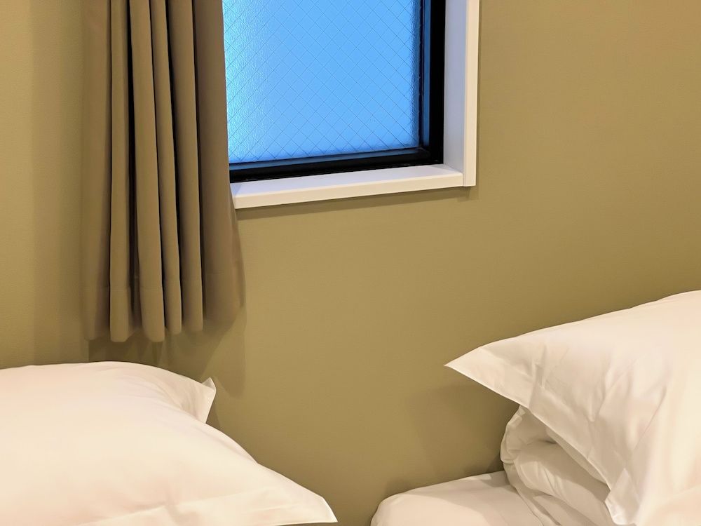 Hotel Hangout - Hostel Premium Twin B 4