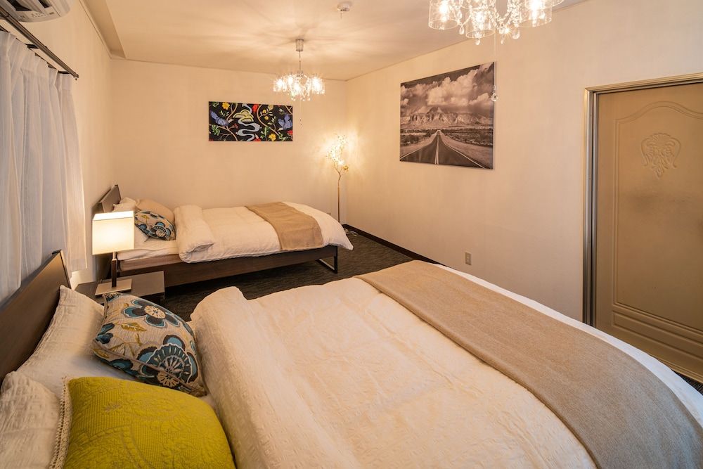 Marushin House Family Room 6