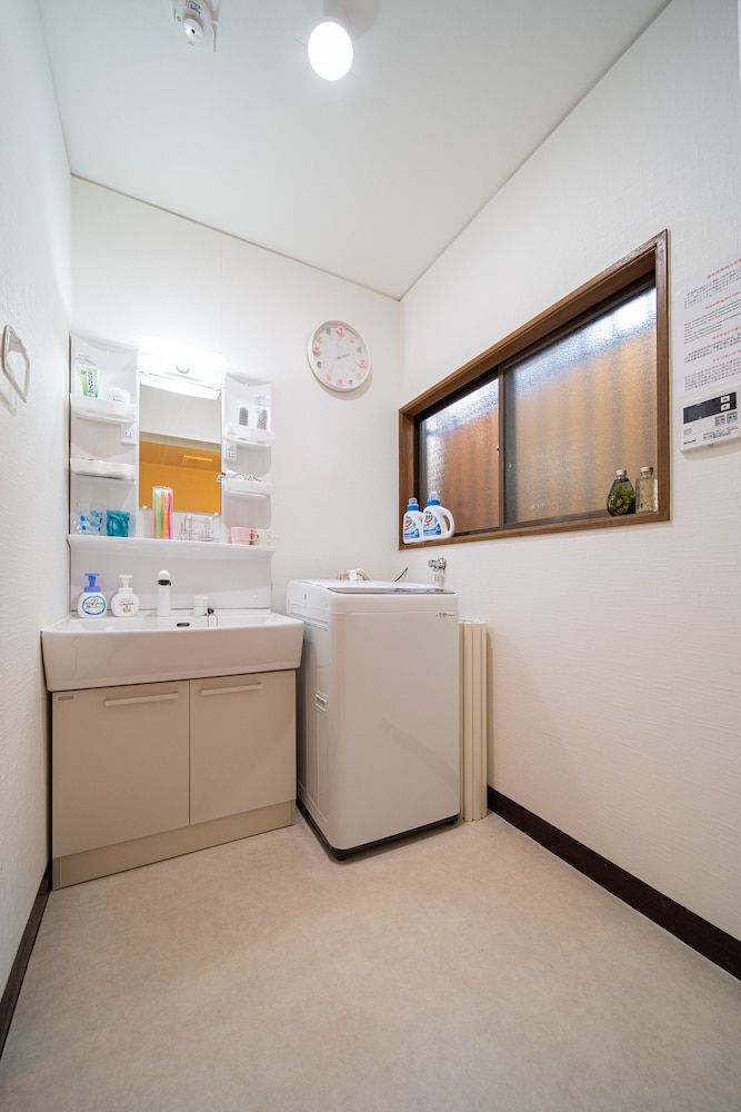 Marushin House Family Room 13