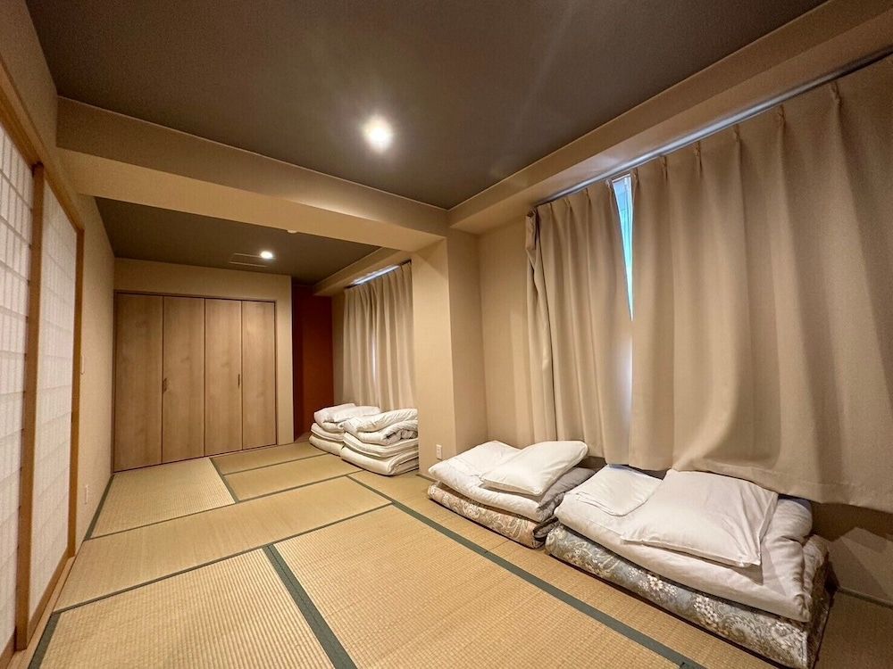 undefined Shimanouchi Luxury Apartment 8