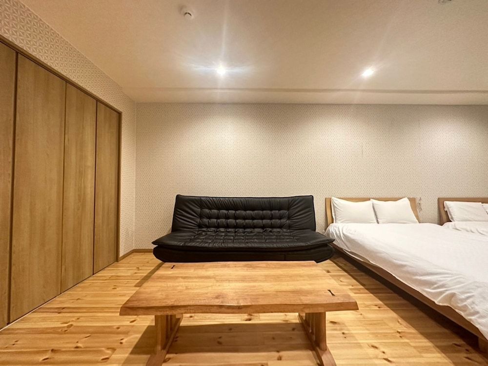 undefined Shimanouchi Luxury Apartment 10