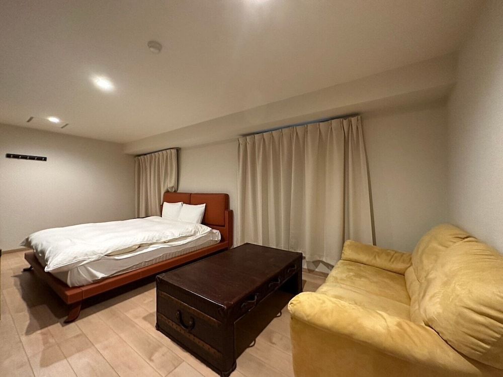 undefined Shimanouchi Luxury Apartment 6