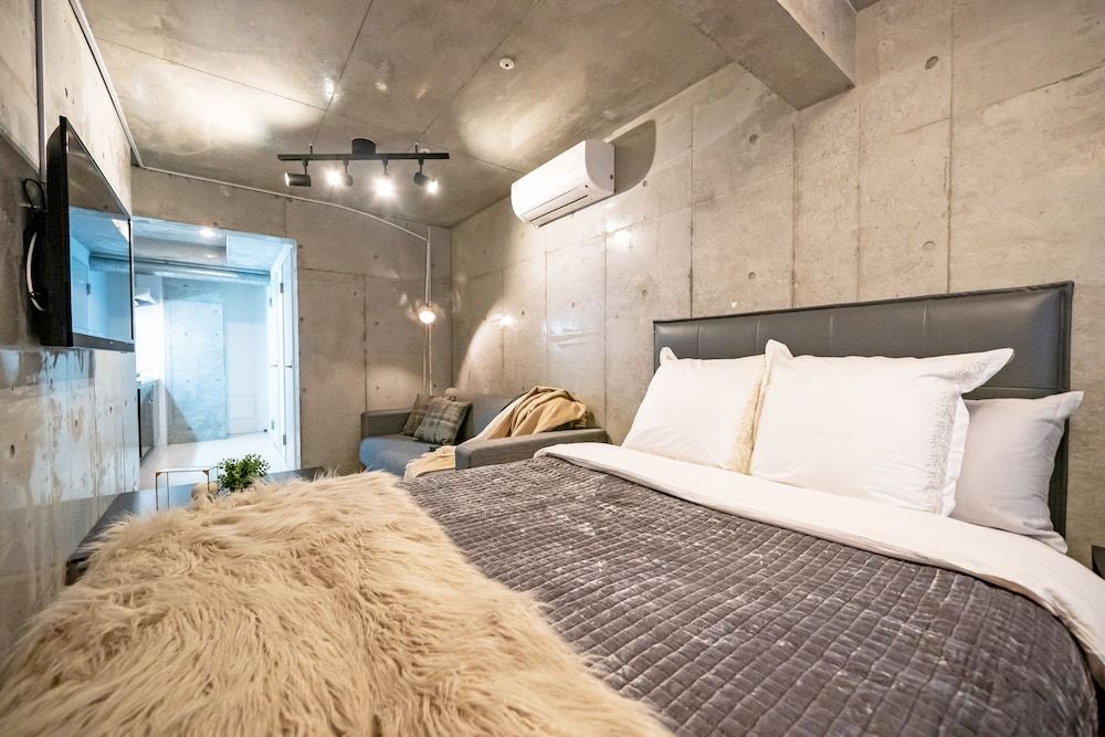 Grandouce Daikokucho Large Studio Apartment 9