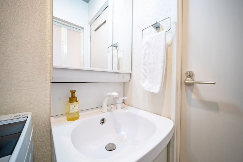 Grandouce Daikokucho Large Studio Apartment 6