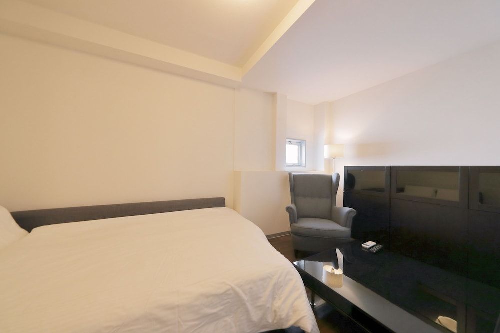 undefined Anest Nipponbashi-Higashi 6