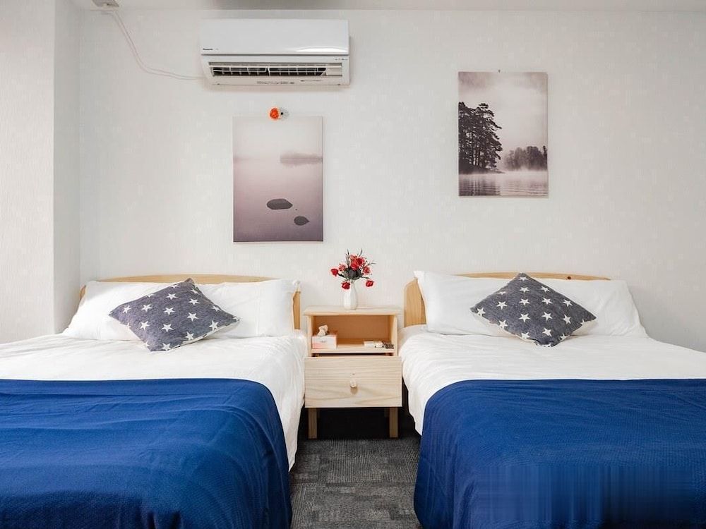 undefined Happy House X 5