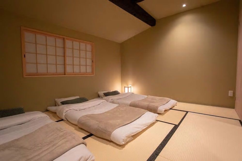 undefined Tsuru Inn-Tsurumibashi 10