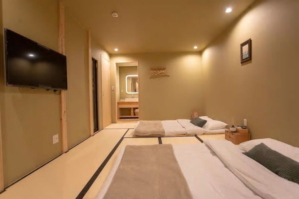 undefined Tsuru Inn-Tsurumibashi 3