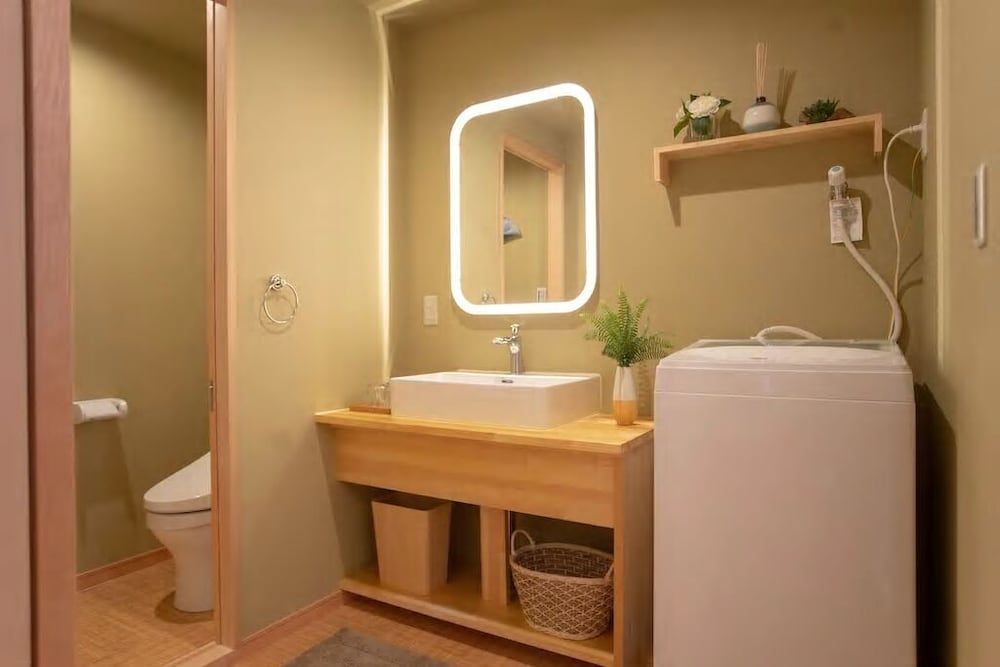 undefined Tsuru Inn-Tsurumibashi 9