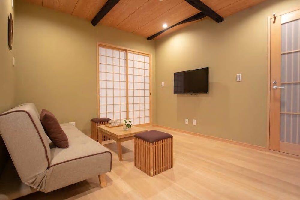 undefined Tsuru Inn-Tsurumibashi 8