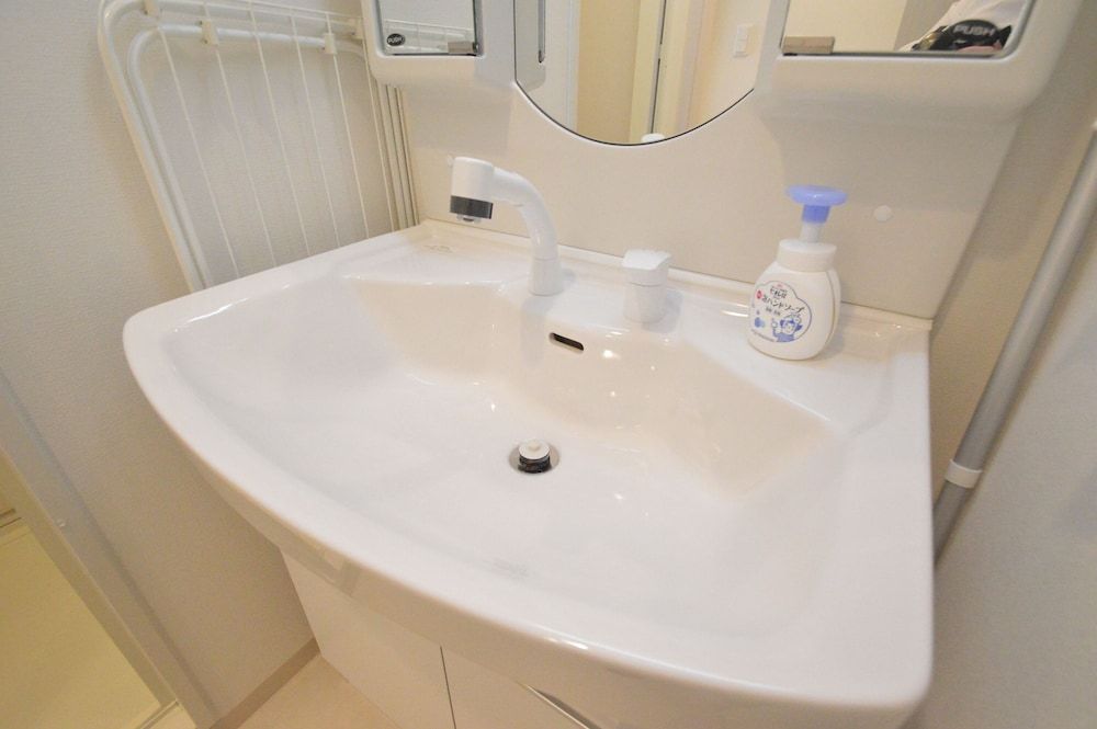 Color Tsuruhashi Apartment (502)