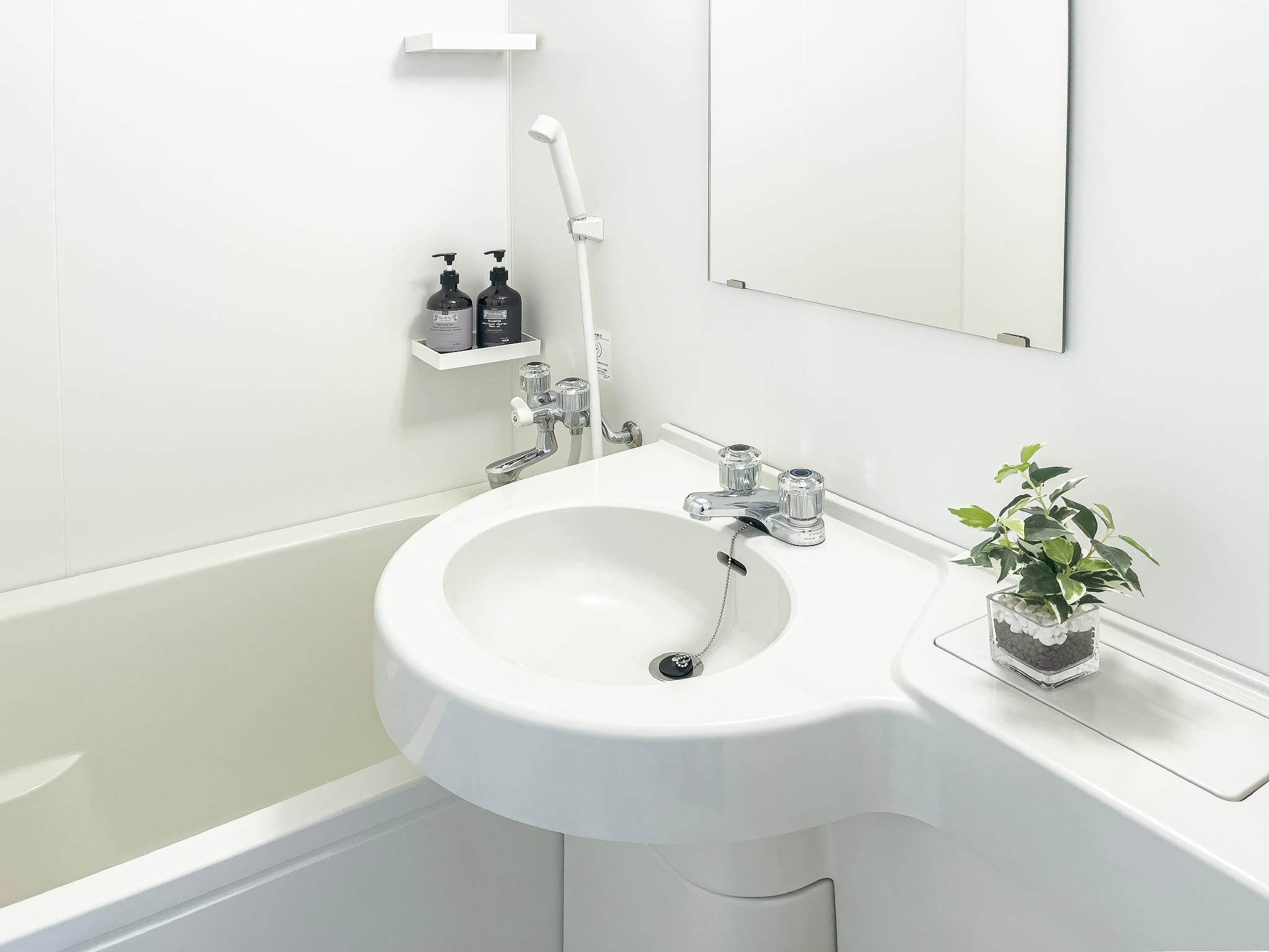 CHECKinn Osaka Shinimamiya Standard Twin Nonsmoking 2