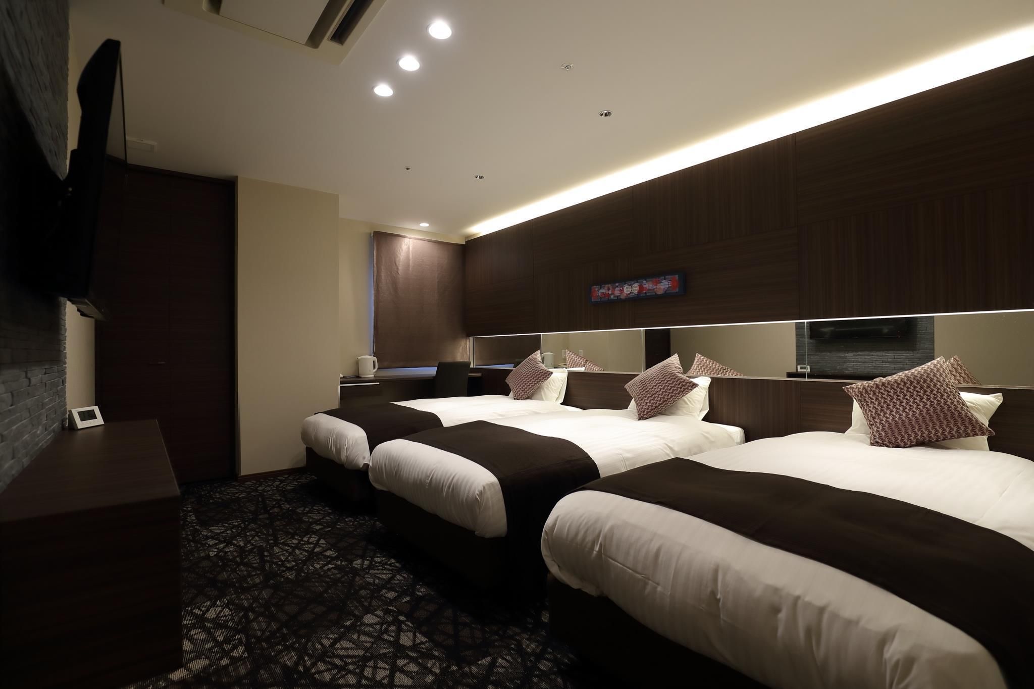 Osaka Teikoku Hotel Triple Standard 2