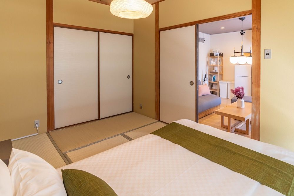 Bijou Suites Pieces Apartment, 2 Bedrooms (1) 5