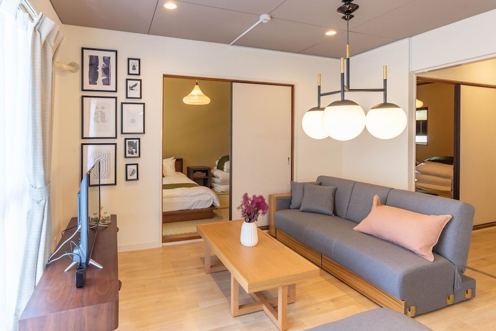 Bijou Suites Pieces Apartment, 2 Bedrooms (1) 18