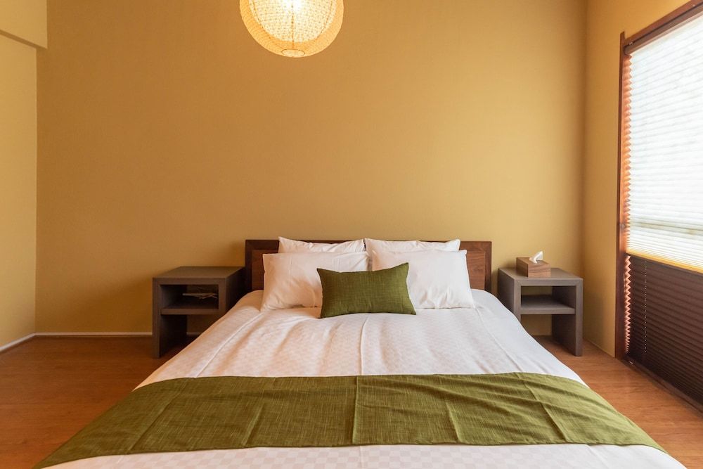 Bijou Suites Pieces Apartment, 3 Bedrooms (206) 7