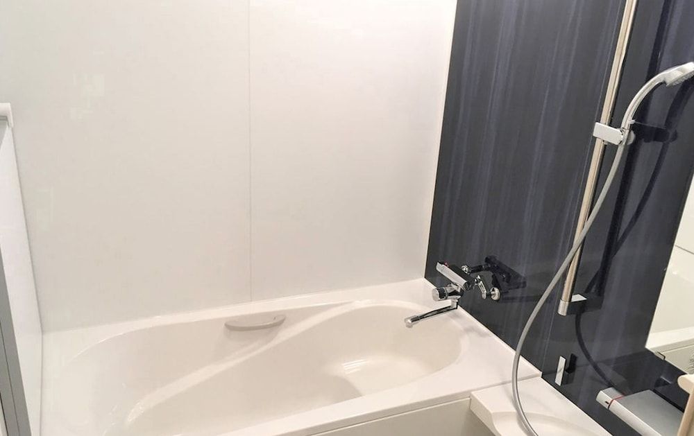 Deep Soaking Bathtub