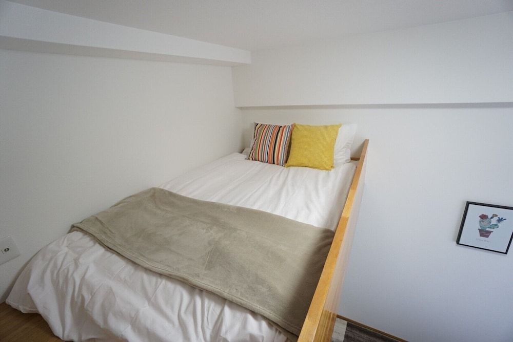 undefined Apartment Y Hakuyu Motomachi Namba