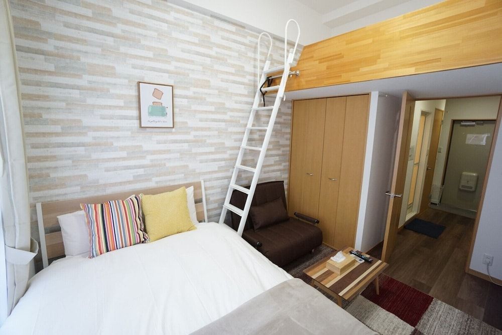 undefined Apartment Y Hakuyu Motomachi Namba 6