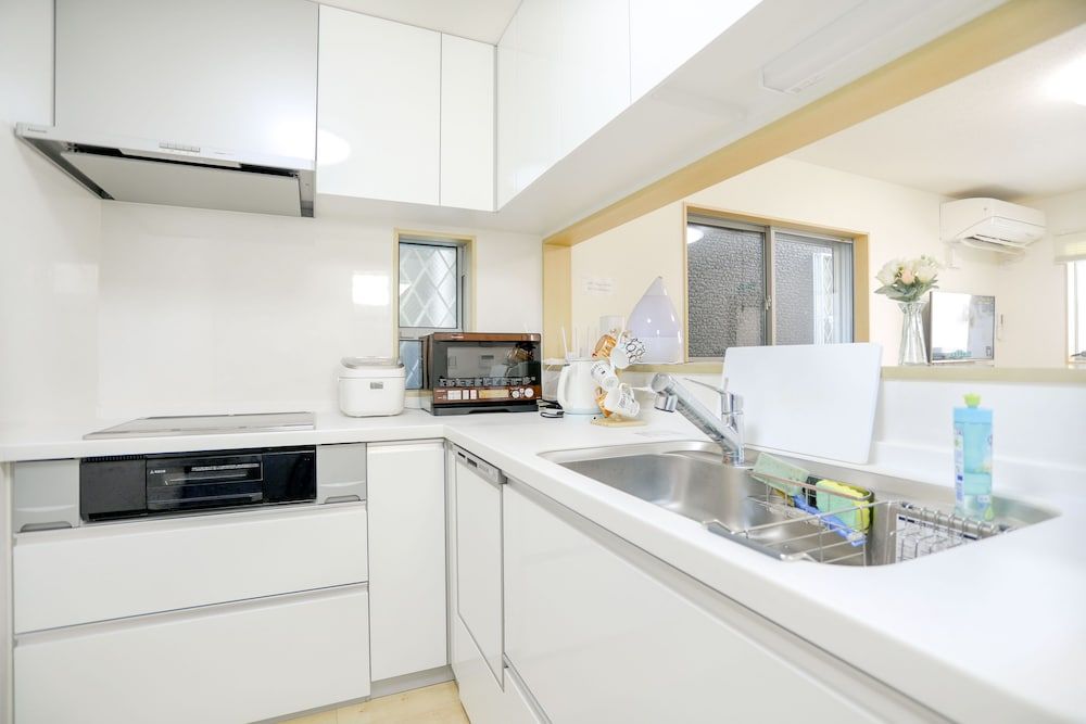 undefined Olina's House 7