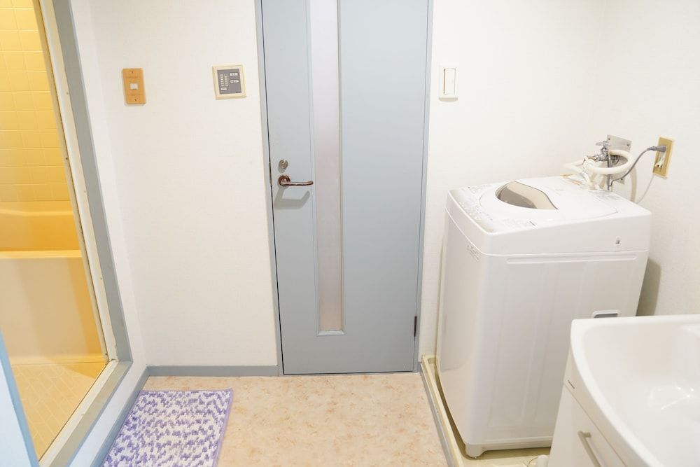 Metro Daikoku Apartment City Apartment, 3 Bedrooms (901) 9