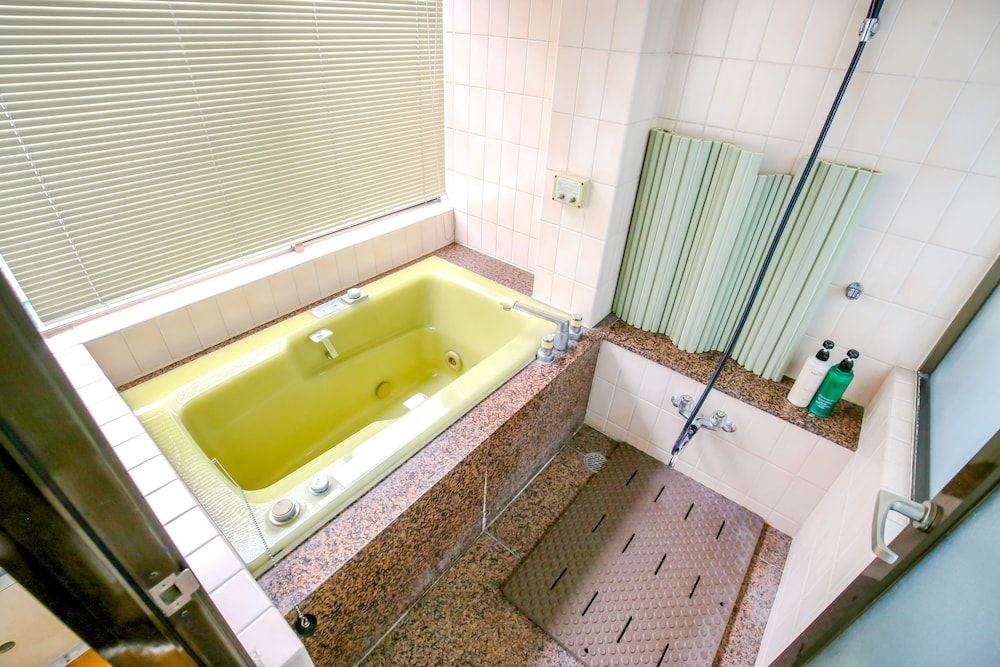 Shinsaibashi Qilv Apartments Apartment, 2 Bedrooms 8