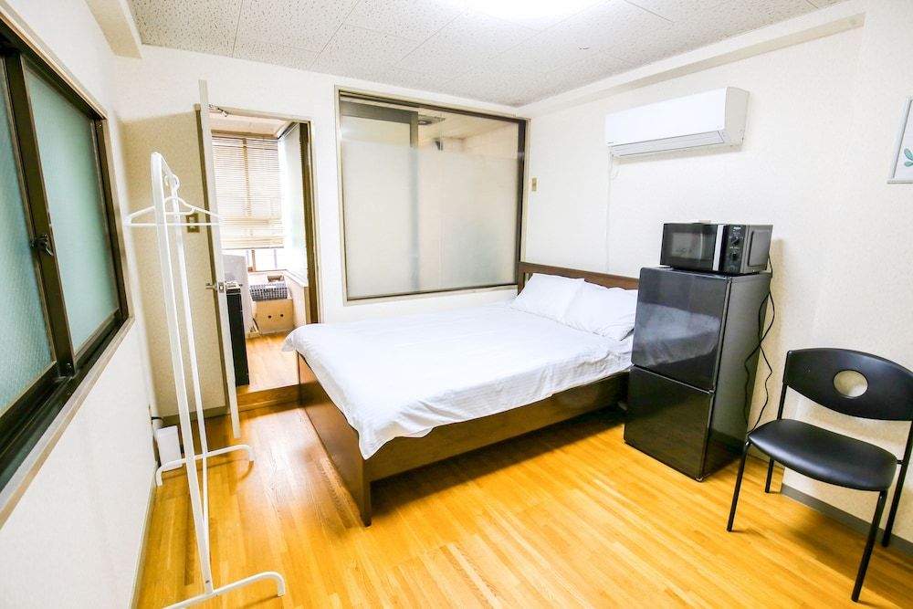 Shinsaibashi Qilv Apartments Apartment, 2 Bedrooms 2