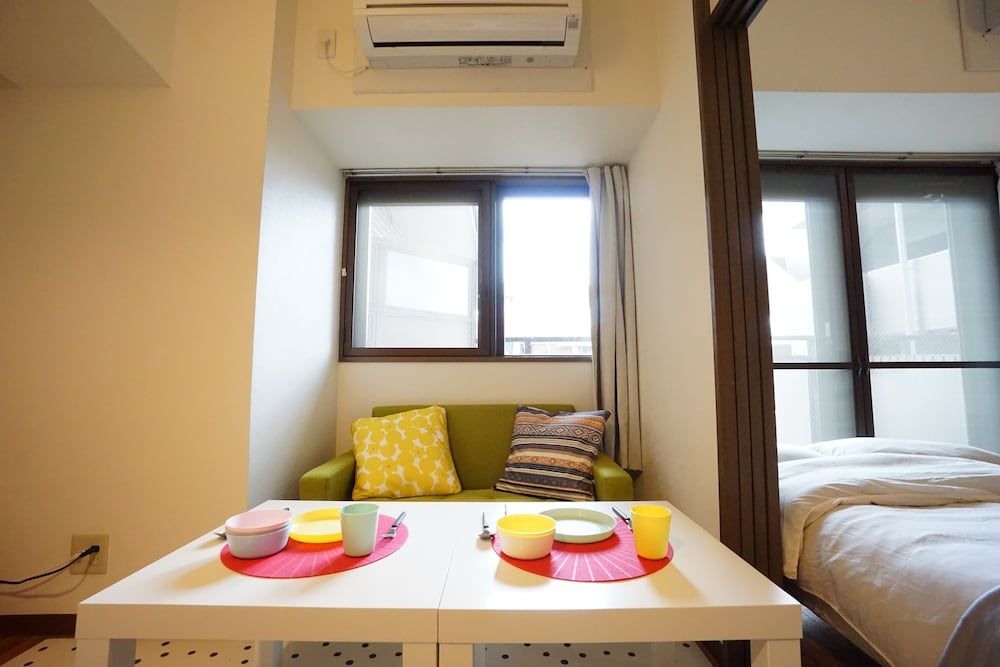 Terry's Apartment Shinsaibashi East I G06B Apartment 12