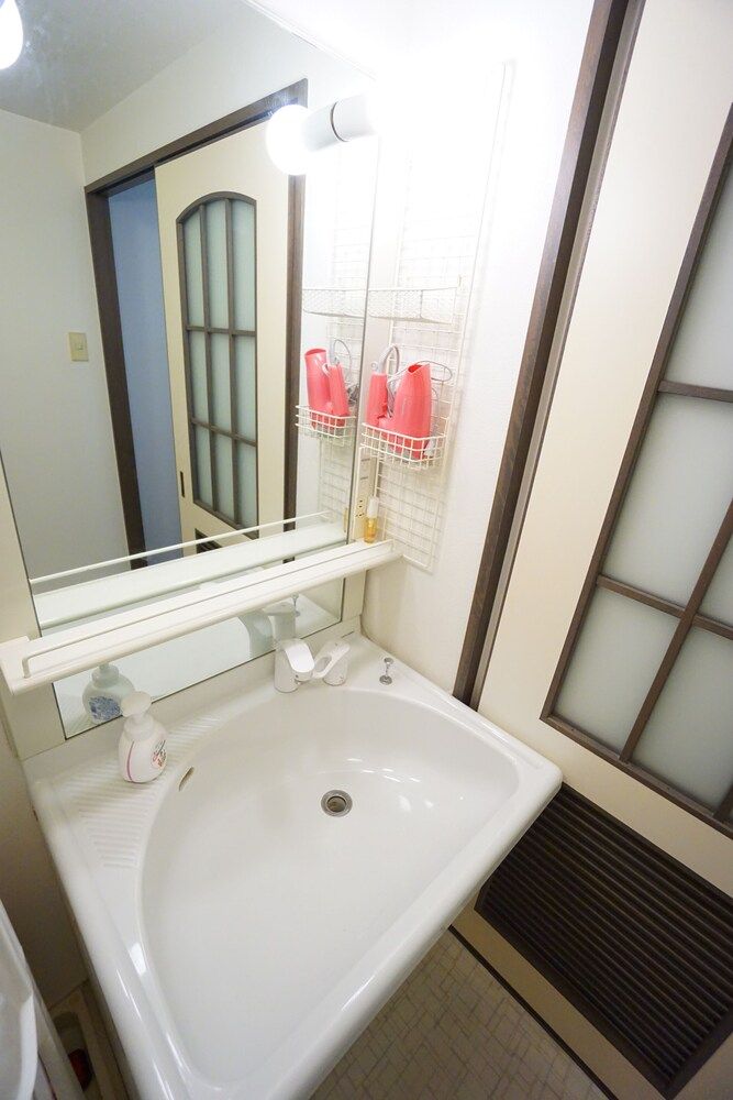 Terry's Apartment Shinsaibashi East I G06B Apartment 16