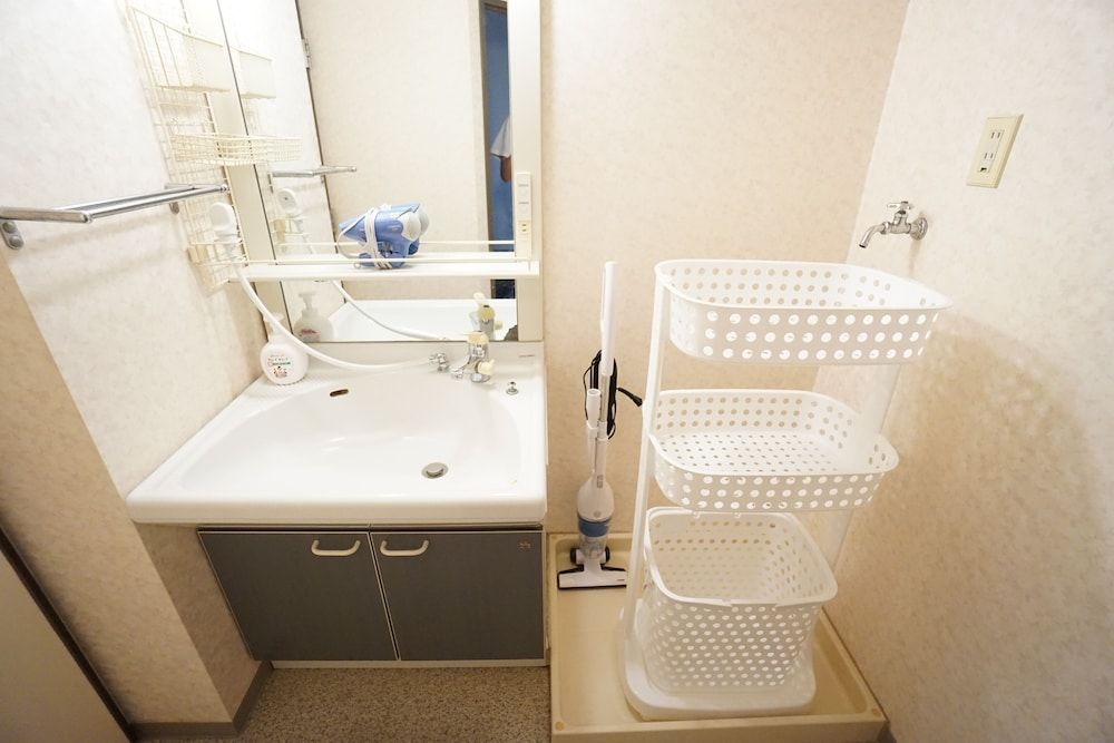 Terry's Apartment Shinsaibashi East I G10E Apartment 13