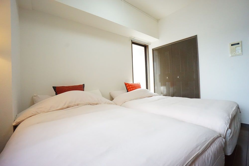 Terry's Apartment Shinsaibashi East I G12B Apartment 11