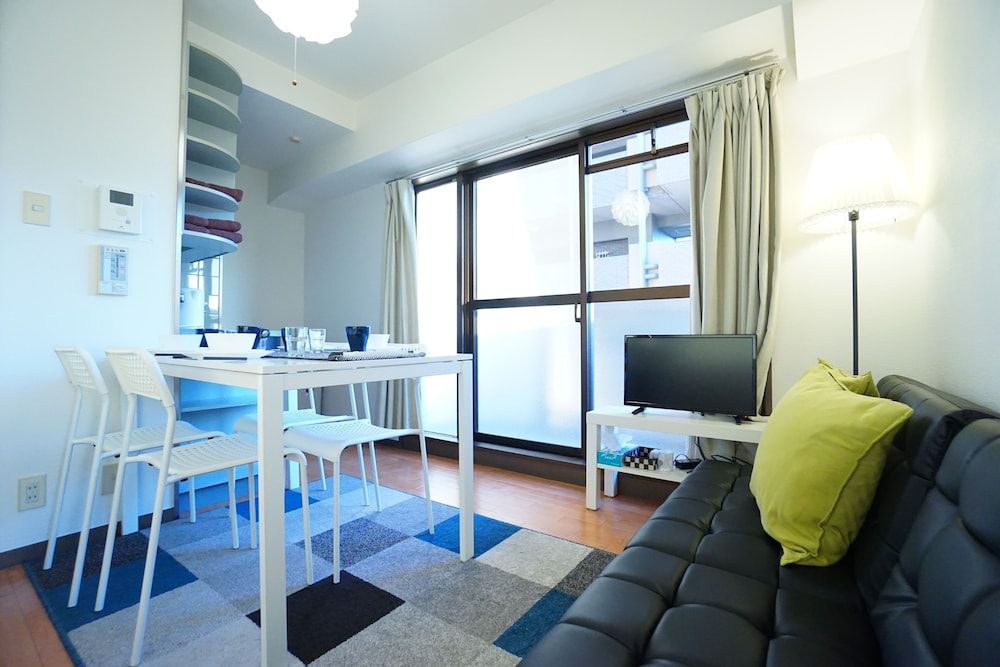 Terry's Apartment Shinsaibashi East I G07C Apartment 13