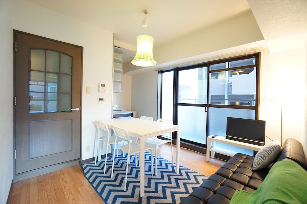 Terry's Apartment Shinsaibashi East I G07C Apartment 17