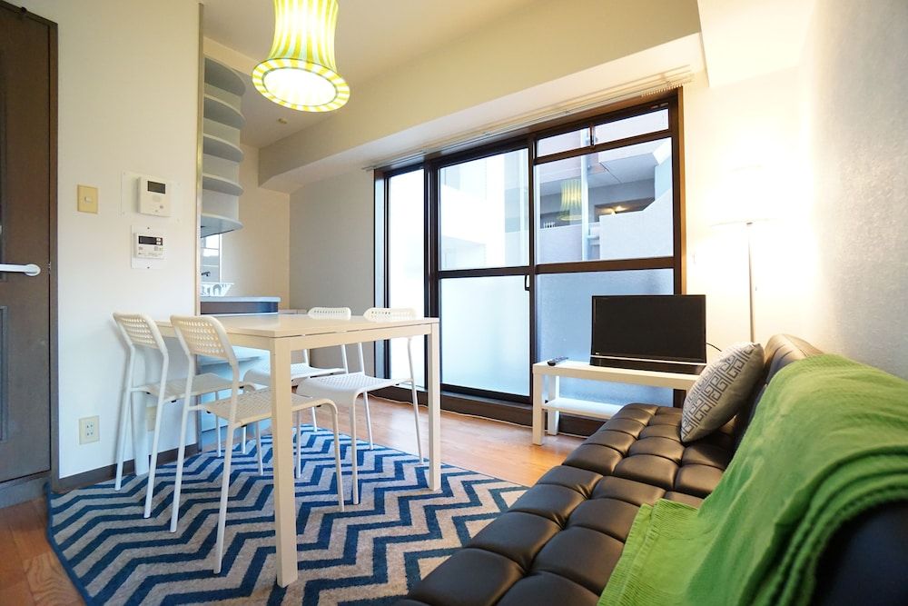 Terry's Apartment Shinsaibashi East I G07C Apartment 2