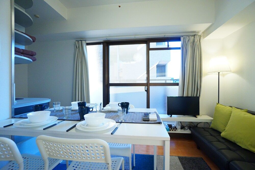 Terry's Apartment Shinsaibashi East I G07C Apartment 11