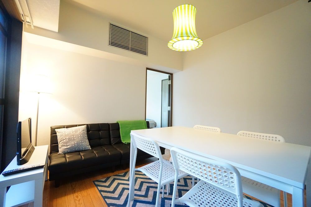 Terry's Apartment Shinsaibashi East I G07C Apartment 16