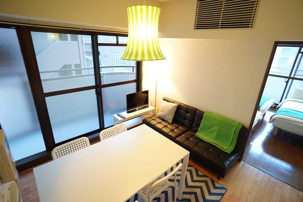 Terry's Apartment Shinsaibashi East I G07C Apartment 15