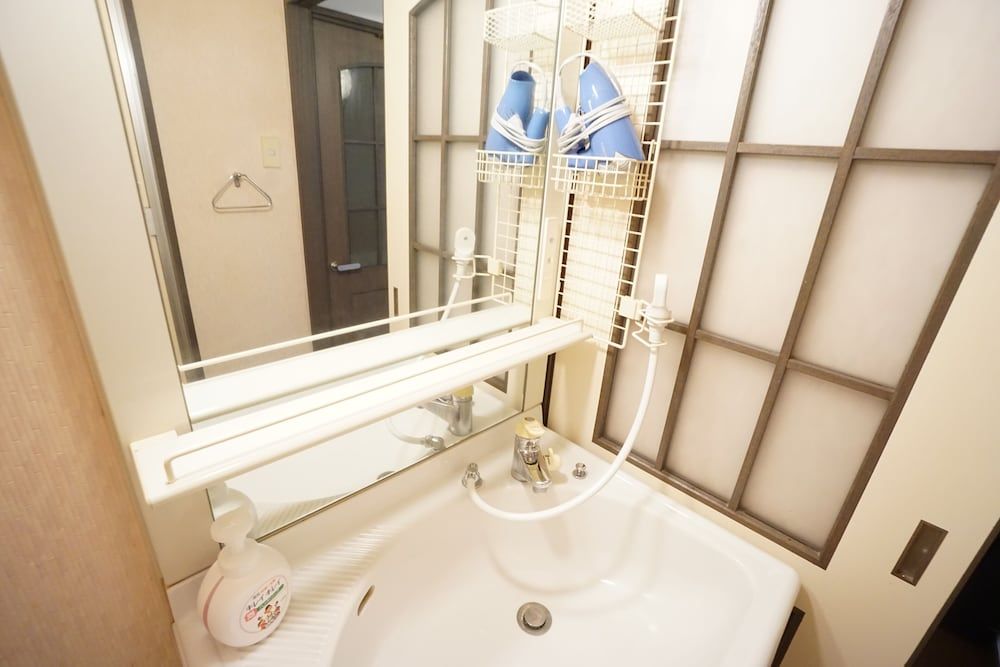 Terry's Apartment Shinsaibashi East I G10C Apartment 28