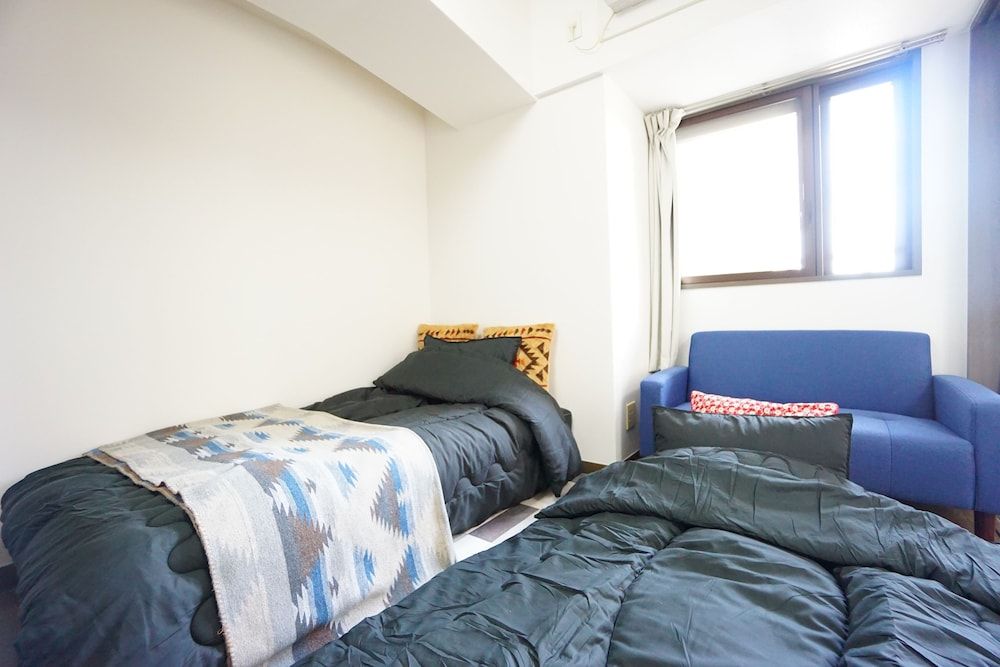 Terry's Apartment Shinsaibashi East I G13B Apartment 12