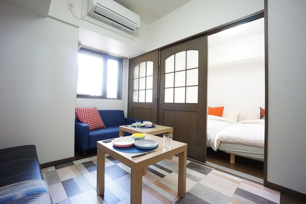 Terry's Apartment Shinsaibashi East I G13B Apartment 13