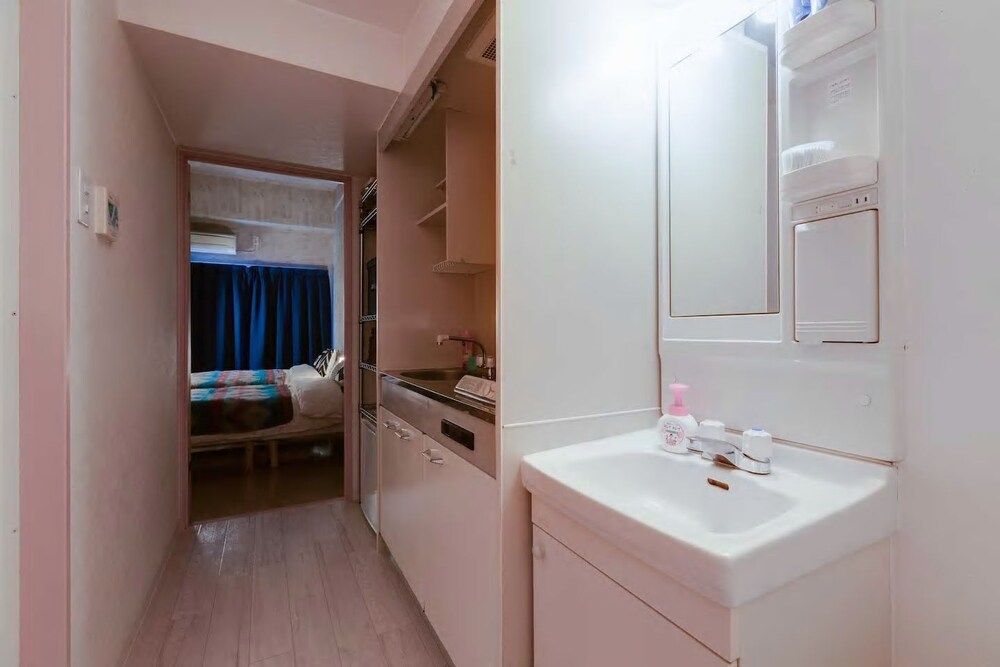 Terry's Apartment Namba South I V04A Apartment 19